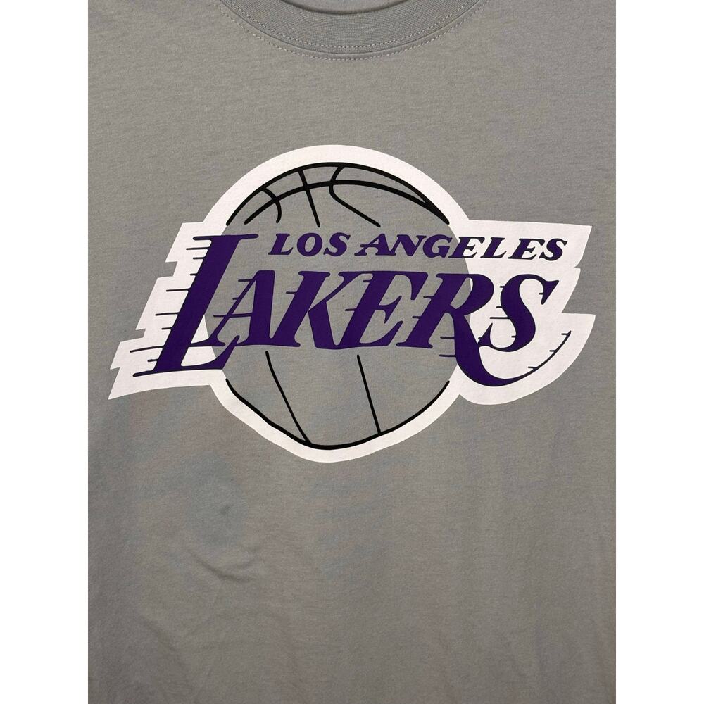NBA LA Lakers Lebron James Men’s Gray short sleeve Crew Neck T-Shirt size Large